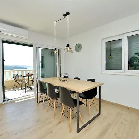 Apartamento Teco - Moderne Mit Pool Und Meerblick Trogir