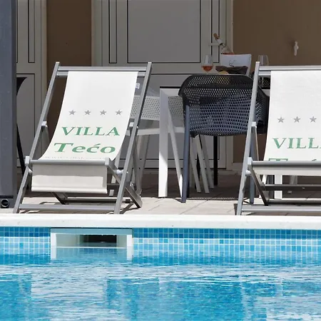 Tećo - Moderne Mit Pool Und Meerblick Trogir