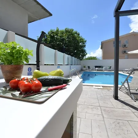 Tećo - Moderne Mit Pool Und Meerblick *