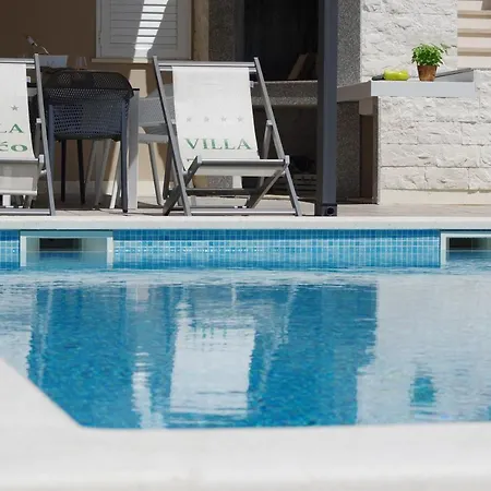 Tećo - Moderne Mit Pool Und Meerblick Apartment