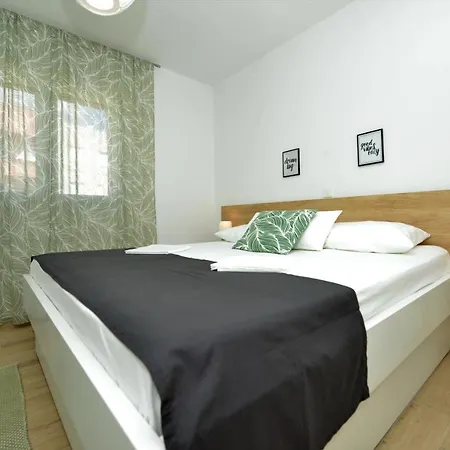 Apartamento Teco - Moderne Mit Pool Und Meerblick Trogir