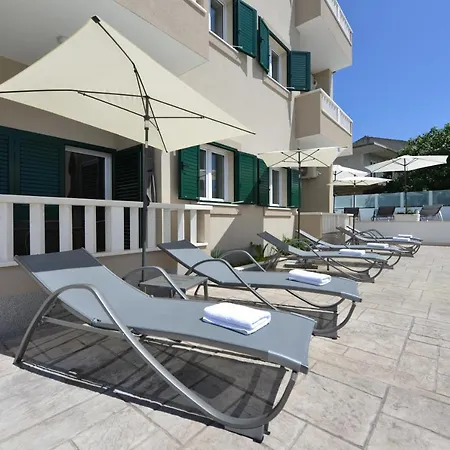 Teco - Moderne Mit Pool Und Meerblick * Трогір