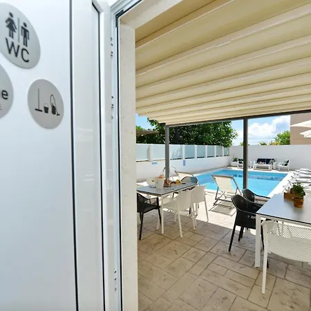Tećo - Moderne Mit Pool Und Meerblick *
