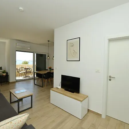 Tećo - Moderne Mit Pool Und Meerblick Apartment *