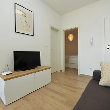 Tećo - Moderne Mit Pool Und Meerblick