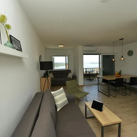 Tećo - Moderne Mit Pool Und Meerblick *