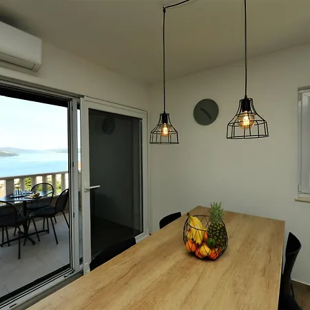 Tećo - Moderne Mit Pool Und Meerblick *