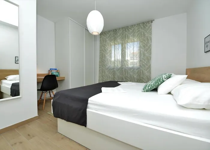 Apartment Teco - Moderne Mit Pool Und Meerblick Trogir