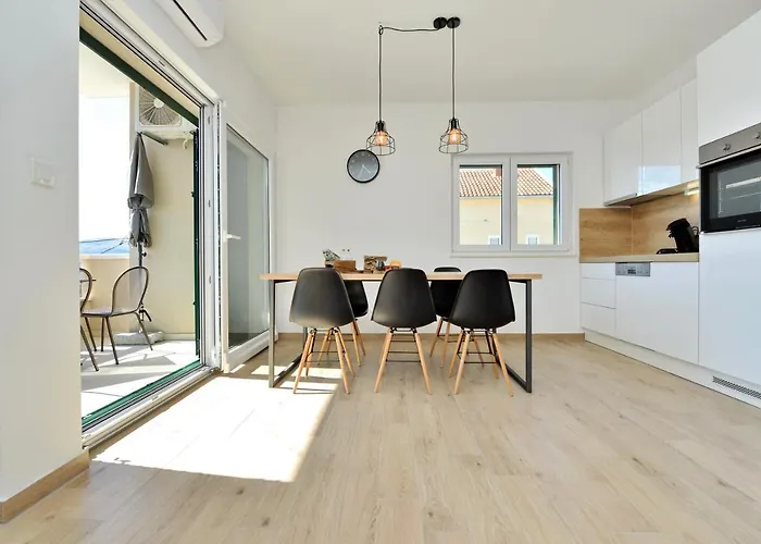 Teco - Moderne Mit Pool Und Meerblick Apartman