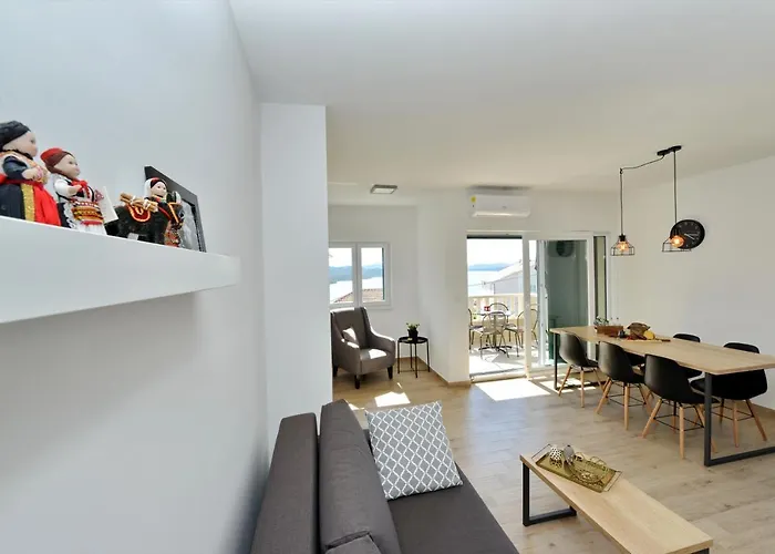 Teco - Moderne Mit Pool Und Meerblick Trogir