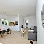 Teco - Moderne Mit Pool Und Meerblick * Traù