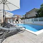 Teco - Moderne Mit Pool Und Meerblick Appartamento