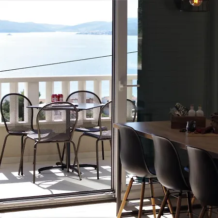 Appartement Teco - Moderne Mit Pool Und Meerblick Trogir