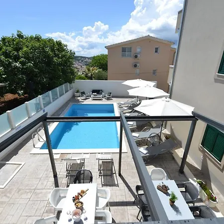 Appartement Teco - Moderne Mit Pool Und Meerblick Trogir