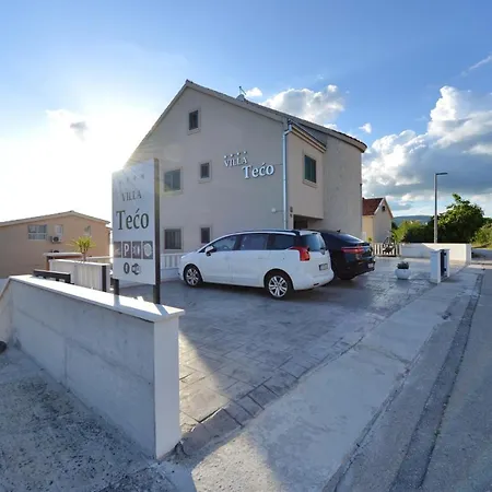 Teco - Moderne Mit Pool Und Meerblick Διαμέρισμα