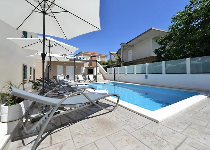 Teco - Moderne Mit Pool Und Meerblick Διαμέρισμα