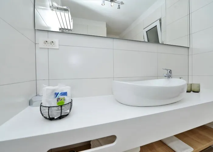 Teco - Moderne Mit Pool Und Meerblick Διαμέρισμα Τρογκίρ