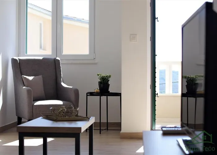 Teco - Moderne Mit Pool Und Meerblick Τρογκίρ