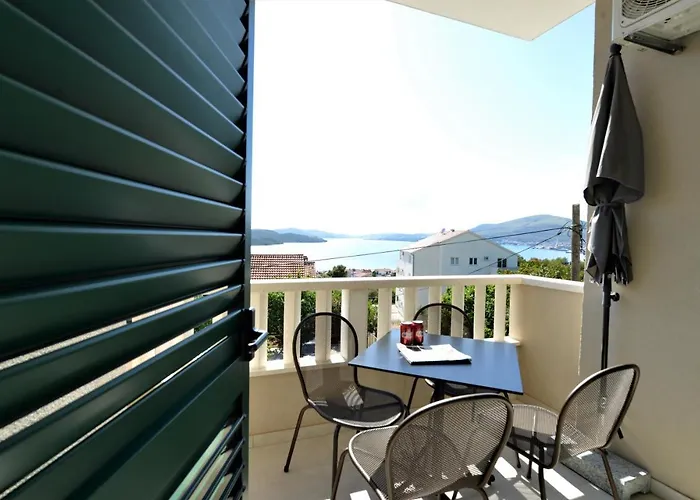 Teco - Moderne Mit Pool Und Meerblick Διαμέρισμα *