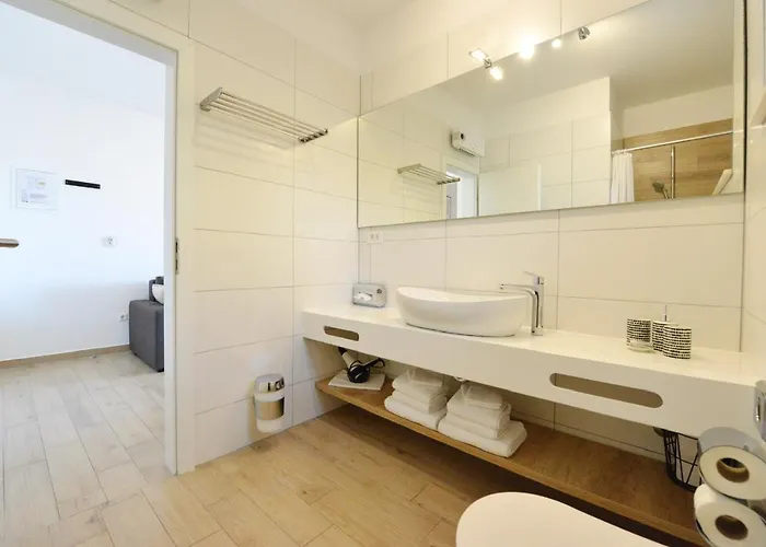 Teco - Moderne Mit Pool Und Meerblick