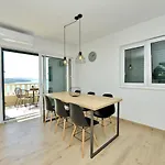 Apartment Teco - Moderne Mit Pool Und Meerblick Trogir