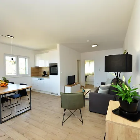 Teco - Moderne Mit Pool Und Meerblick Apartamento