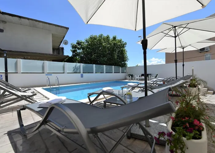 Teco - Moderne Mit Pool Und Meerblick