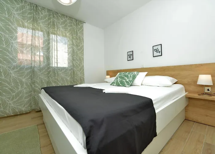 Apartamento Teco - Moderne Mit Pool Und Meerblick Trogir