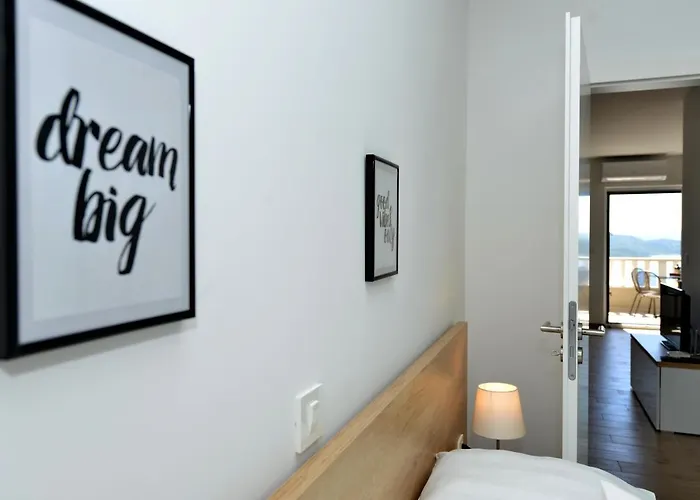 Teco - Moderne Mit Pool Und Meerblick Apartamento