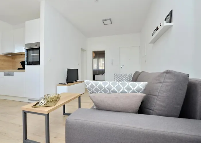 Apartamento Teco - Moderne Mit Pool Und Meerblick Trogir